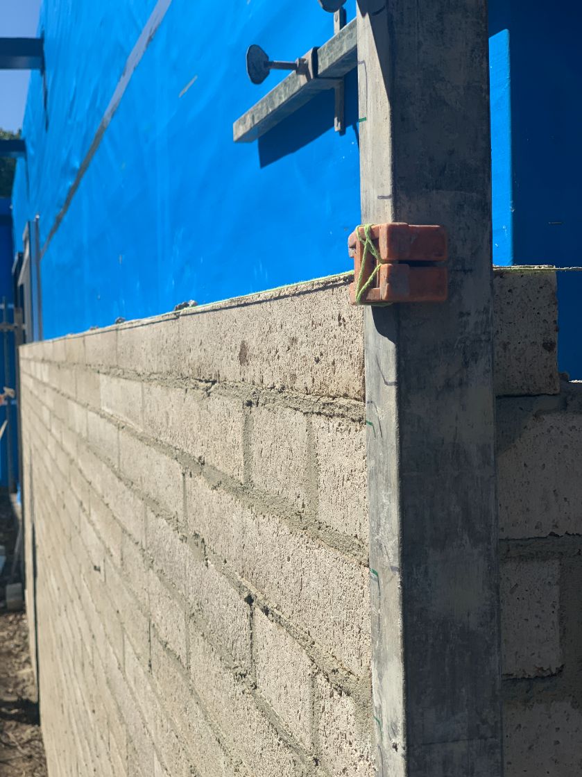 Bricklayers Ballarat working on a brick house in Delacombe Ballarat